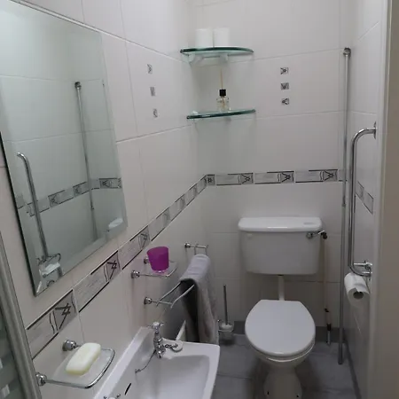 アパート A Place In The Country *